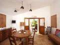 Lounge/Dining Area