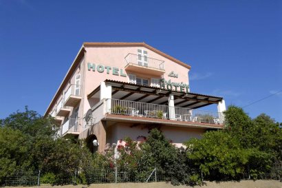 Hotel & Grounds