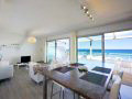 Lounge/Dining Area