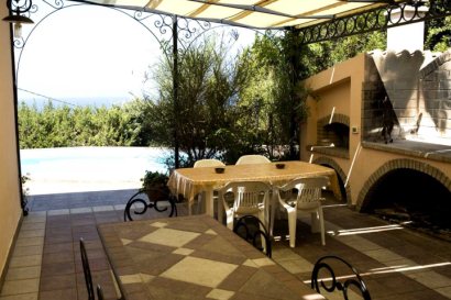 Shaded terrace/dining area