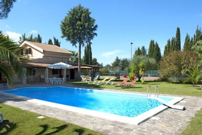 Villa Grounds/Pool area