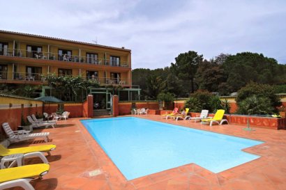 Hotel & Grounds