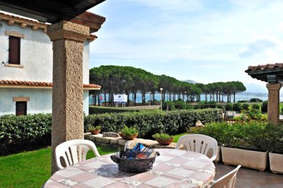 Outside terrace/dining area