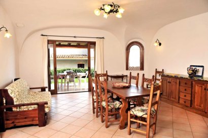 Dining area/lounge
