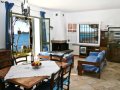 Lounge/dining area