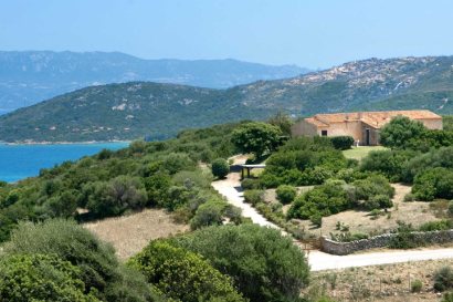 Villa Location and Grounds