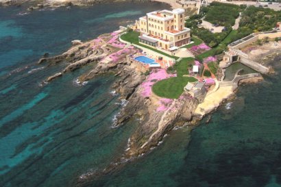 Location and Hotel Grounds