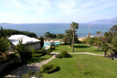 View from Front of Hotel & Grounds