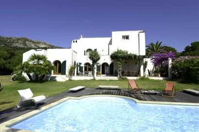 Villa & Pool Area/Grounds
