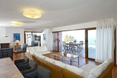 Lounge Area & Terrace