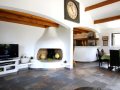 Lounge/Dining Area