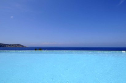 Pool & Sea