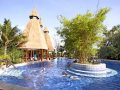 The swimming pool at Mandina Lodge