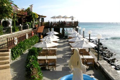 Farolin Restaurant Terrace