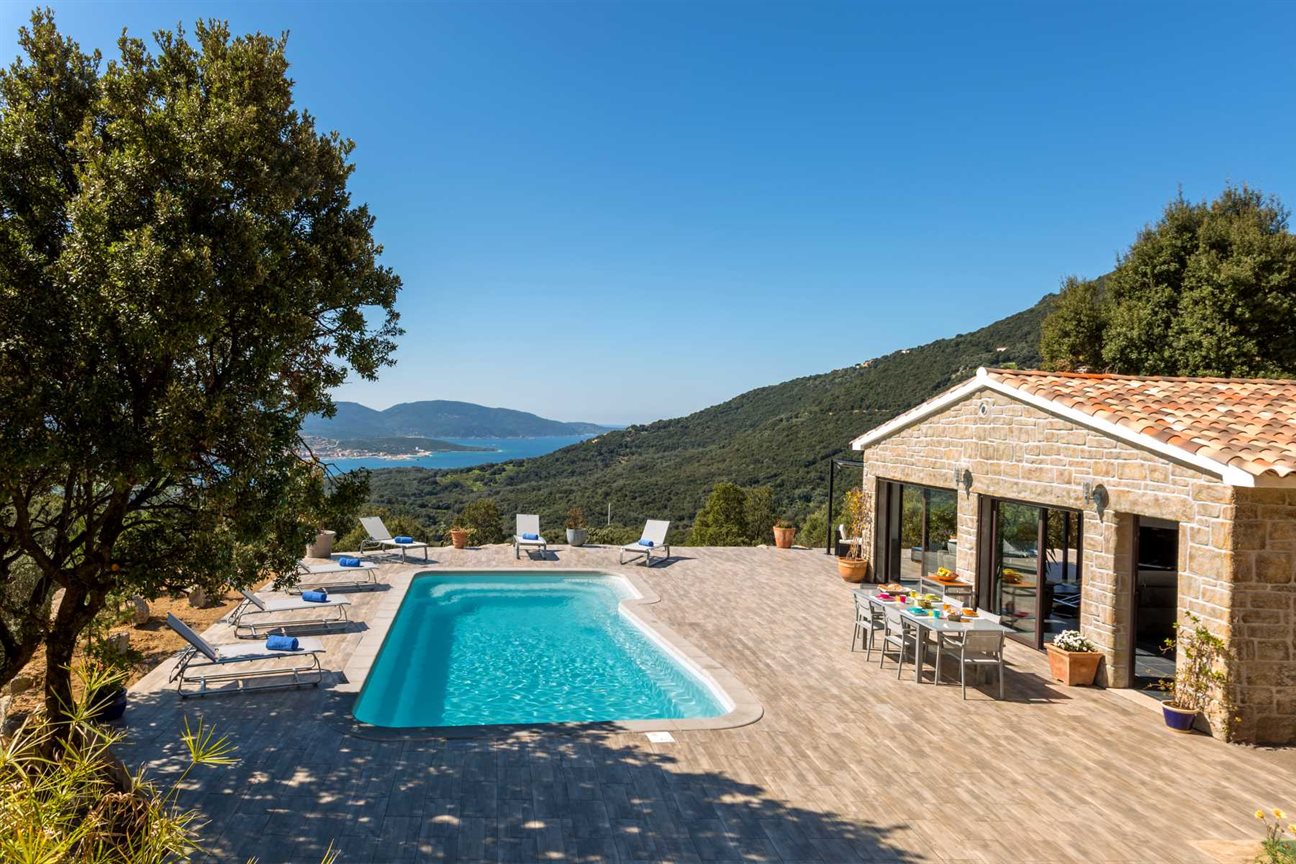 Why choose a villa holiday in Corsica?