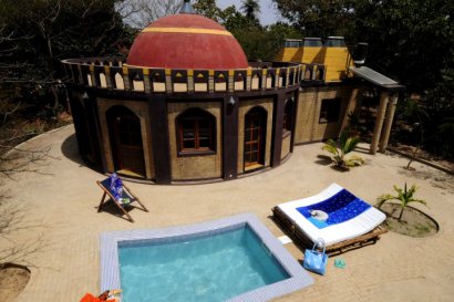 Suite with rooftop terrace and shared plunge pool at Sandele