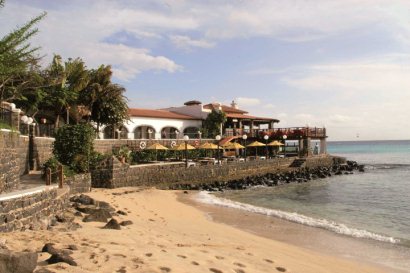 Beach & Farolin Restaurant Terrace