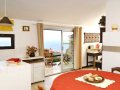 Kitchen area & terrace