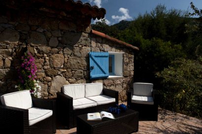 Outside lounge
