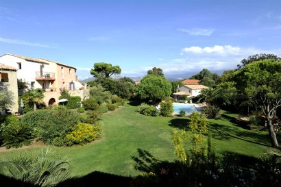 A Merula grounds