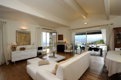 Lounge Area