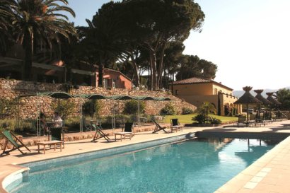 Pool Area & Grounds